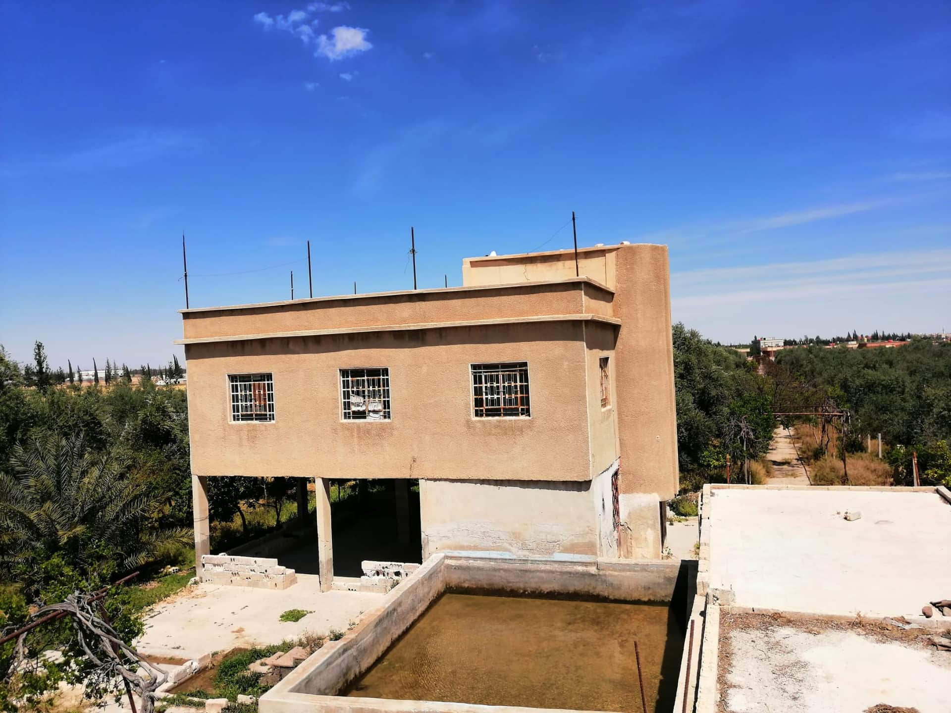 Land for sale in Fifth Bridge Airport Road, Damascus 18 Dunam