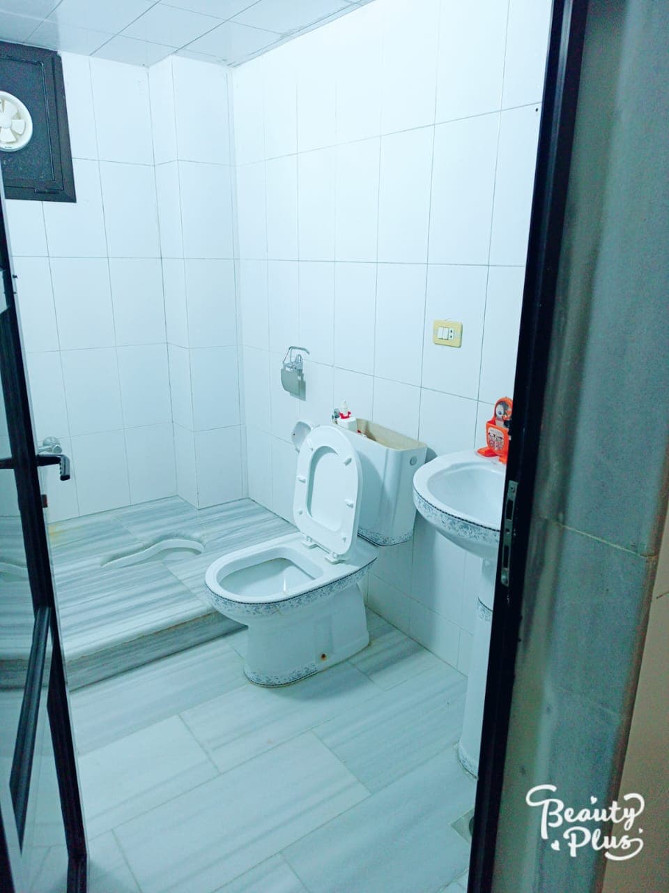 Spacious, Well-ventilated, doublex finishing - Image 4