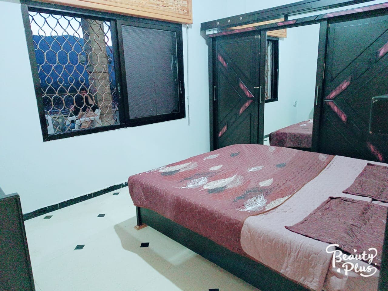 Spacious, Well-ventilated, doublex finishing - Image 9