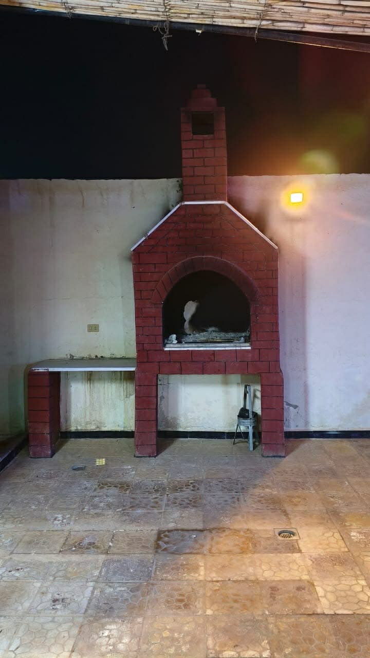 Open view, Well-ventilated - Image 10