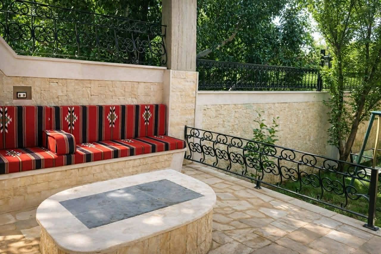 فيلا للإيجار في تكية اول سهل الزبداني، دمشق