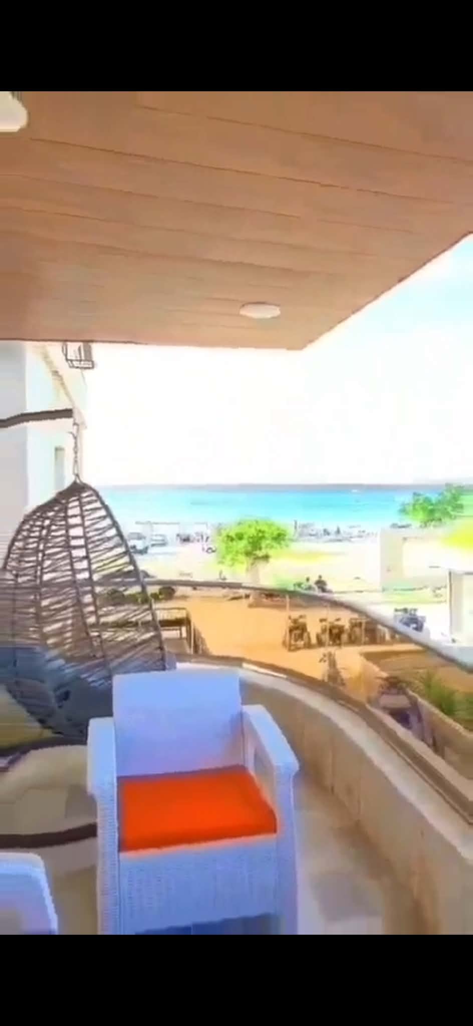 Sea view, Well-ventilated 4-Bedroom Chalet for Rent in The Blue Beach, Latakia - Photo 4