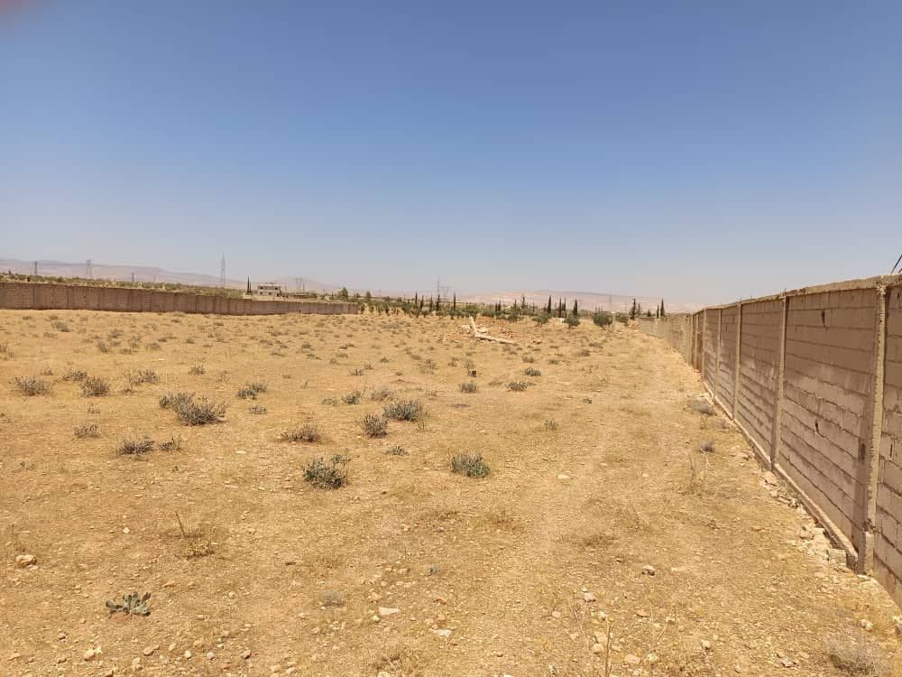مشروع استثماري واسع، إطلالة مفتوحة للبيع في خان الشيح، ريف دمشق - 35دونم - صورة 1