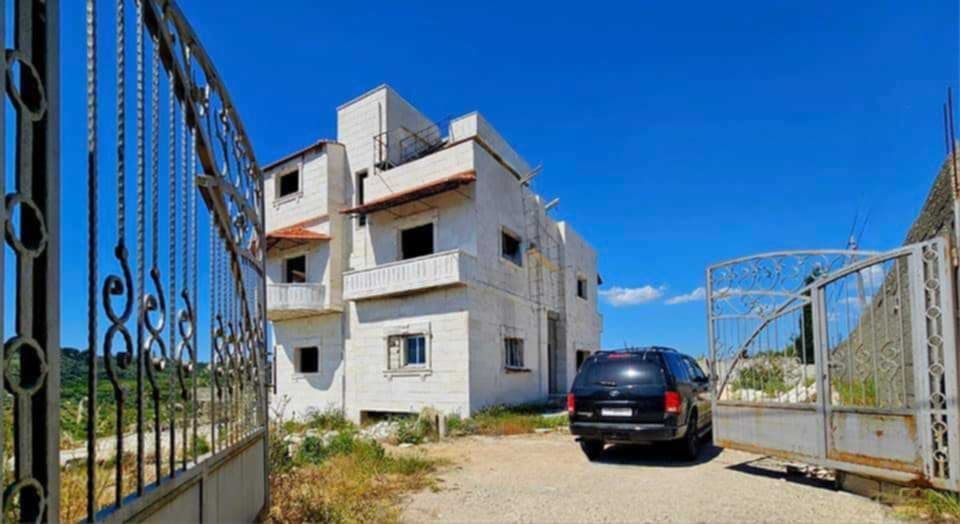 فيلا إطلالة مفتوحة، إطلالة على الجبل للبيع في طريق المزيرعة، اللاذقية - 4.5دونم - صورة 10