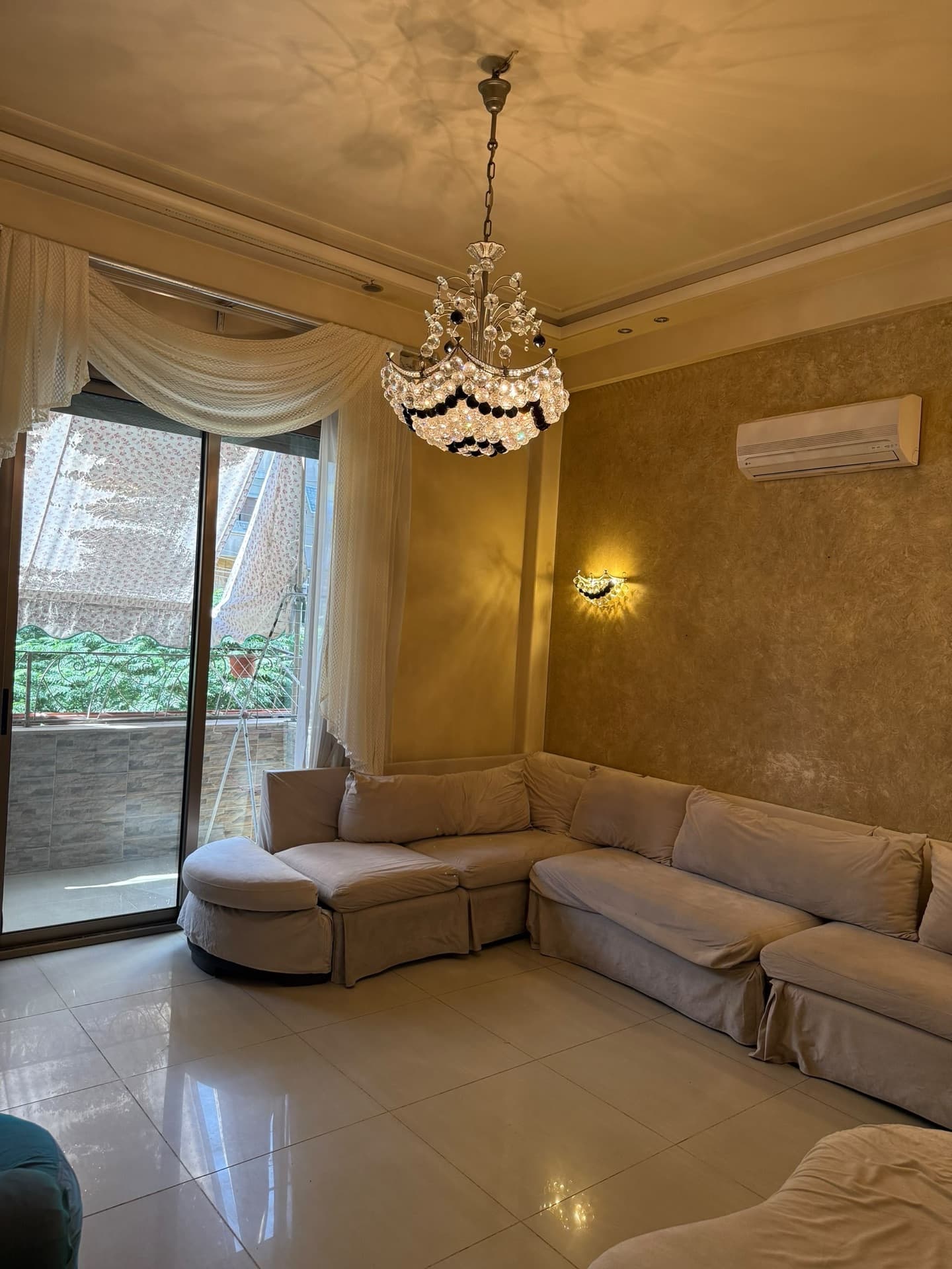 luxury, Well-ventilated Apartment for Sale in Rukn al-Din, Damascus - 90sqm - Photo 2