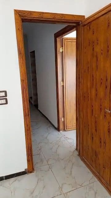 Bright 3-Room Apartment for Sale in Al-Muhajireen Suburb, Homs - 90sqm - Photo 1